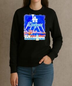 Los Angeles Dodgers Retro Skyline 2025 World Series Champions T Shirt sweater