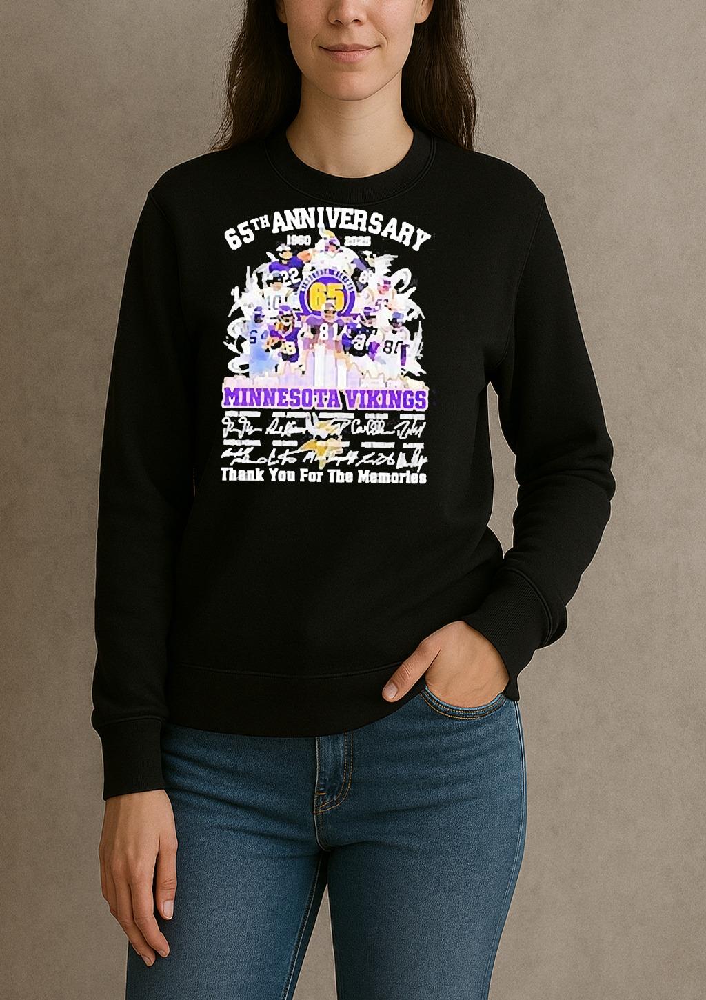 Minnesota Vikings 65Th Anniversary 1960 2025 Thank You For The Memories Skyline Signatures Shirt sweater