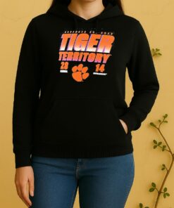Clemson Tigers Vs South Carolina Gamecocks 2025 Tiger Territory Score 28 14 Unisex Hoodie