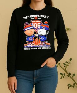 Officials Charlie Brown Fist Bump Snoopy 106Th Anniversary 1920 2026 Chicago Bears Thank You For The Memories Skyline Sweater