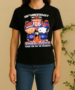Officials Charlie Brown Fist Bump Snoopy 106Th Anniversary 1920 2026 Chicago Bears Thank You For The Memories Skyline Women Shirt