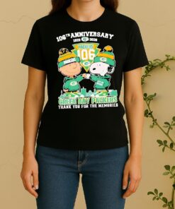 Officials Charlie Brown Fist Bump Snoopy 106Th Anniversary 1920 2026 Green Bay Packers Thank You For The Memories Skyline Women Shirt