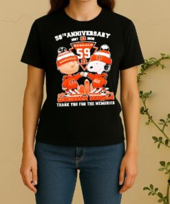 Officials Charlie Brown Fist Bump Snoopy 59Th Anniversary 1967 2026 Cincinnati Bengals Thank You For The Memories Skyline Women Shirt