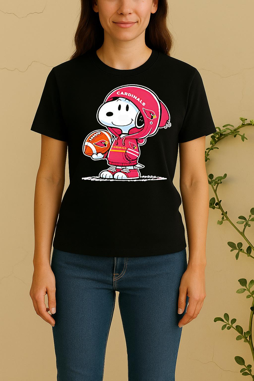 Snoopy Wears Arizona Cardinals Football Women Shirt