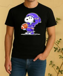 Snoopy Wears Baltimore Ravens Football Shirt