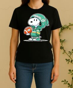 Snoopy Wears Green Bay Packers Football Women Shirt