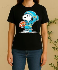 Snoopy Wears Jacksonville Jaguars Football Women Shirt