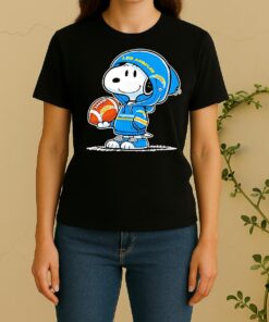 Snoopy Wears Los Angeles Chargers Football Women Shirt